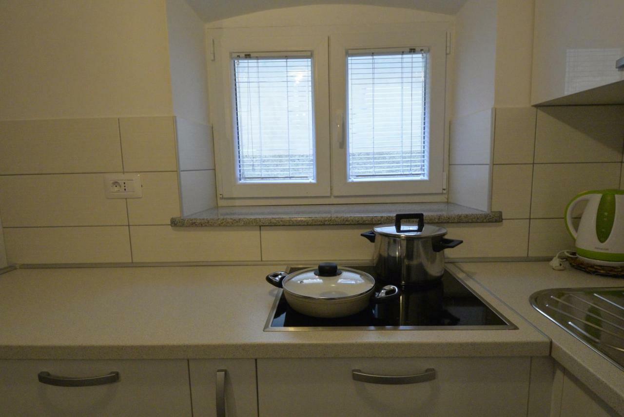 Apartments And Rooms Oliva Đảo Đảo Cres Ngoại thất bức ảnh