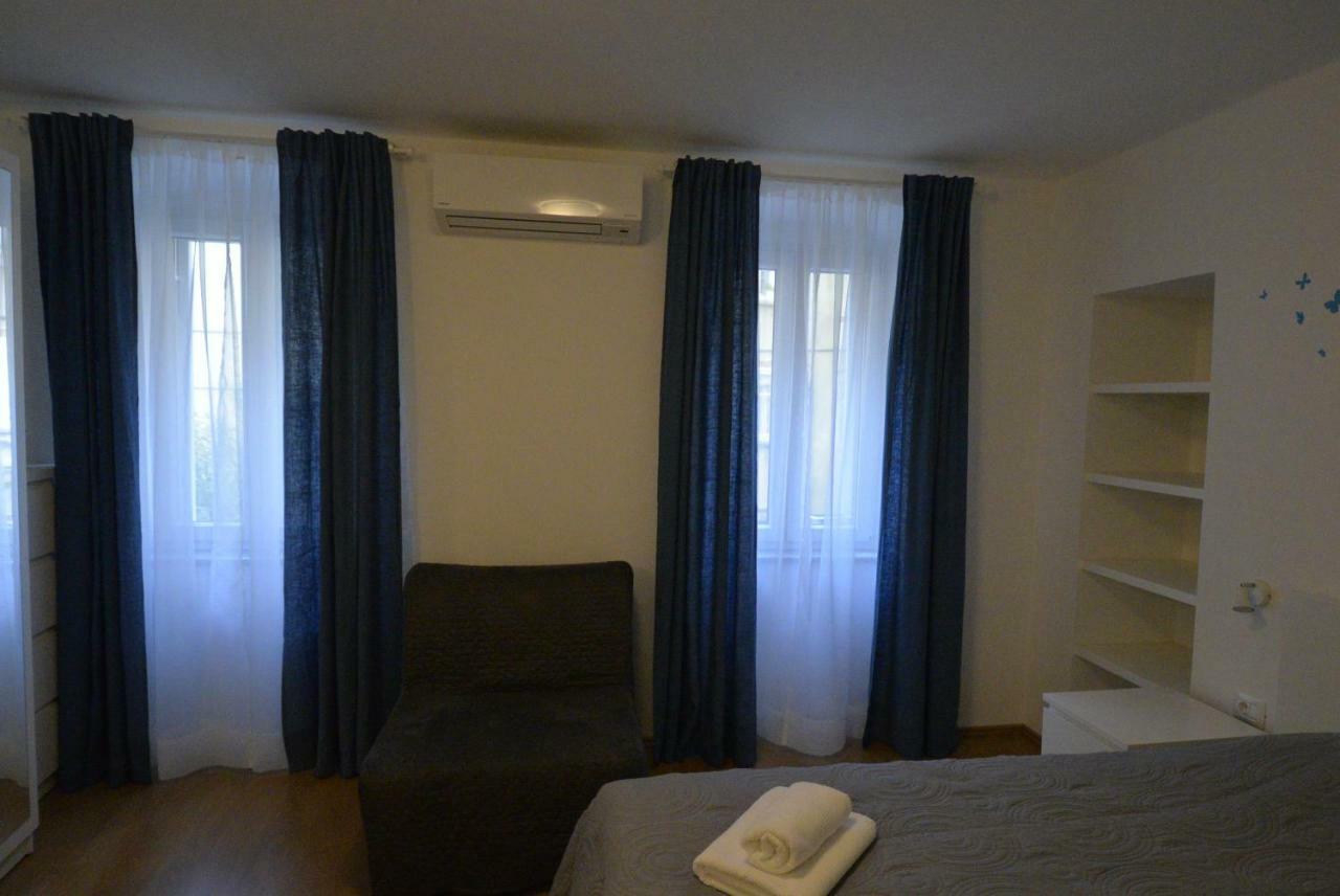Apartments And Rooms Oliva Đảo Đảo Cres Ngoại thất bức ảnh