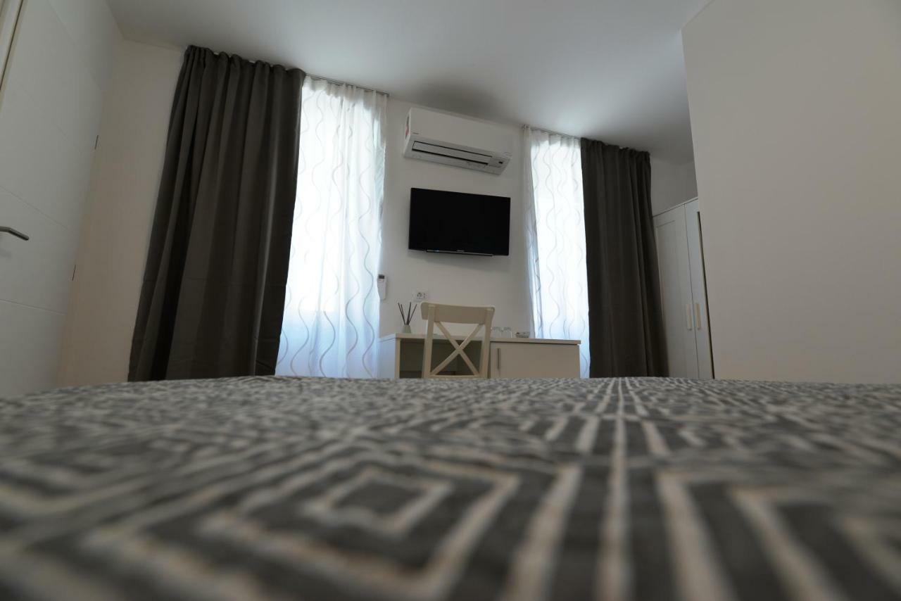 Apartments And Rooms Oliva Đảo Đảo Cres Ngoại thất bức ảnh