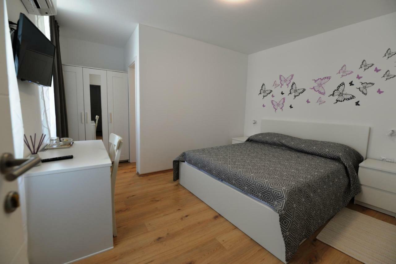 Apartments And Rooms Oliva Đảo Đảo Cres Ngoại thất bức ảnh